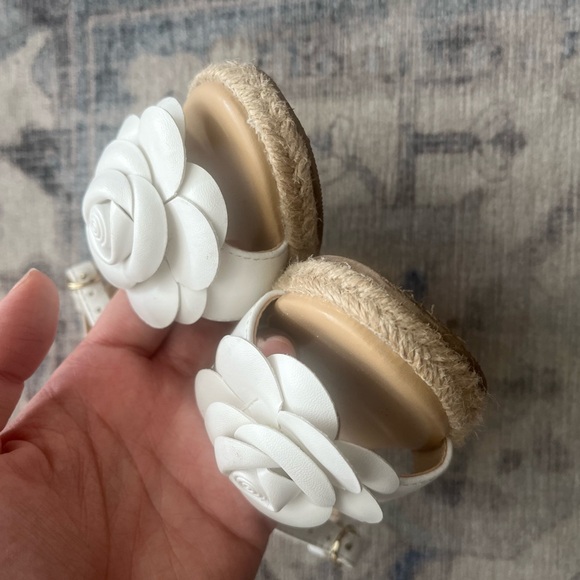 Janie and Jack Flower Sandal White size 8 - Picture 5 of 6